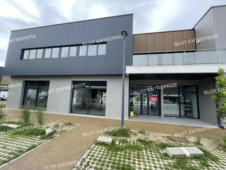 Local commercial dans Landerneau à louer - Photo de l’immeuble – Image 2 sur 12