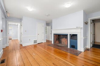 160 Sylvan St, Danvers, MA à louer Photo intérieure– Image 1 sur 27