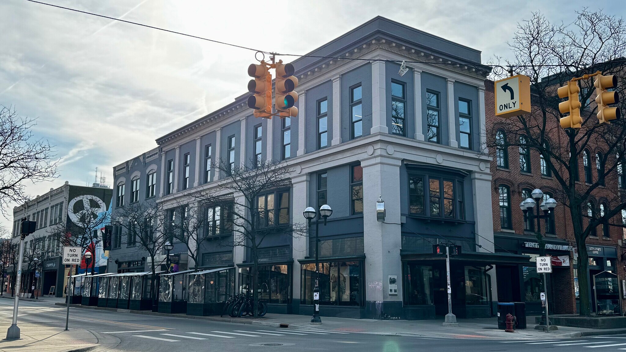 106 E Liberty St, Ann Arbor, MI à louer Photo de l’immeuble– Image 1 sur 14