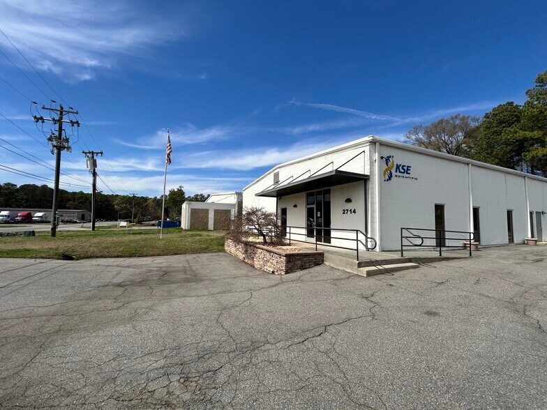 2714 S Miami Blvd, Durham, NC à vendre - Photo de l’immeuble – Image 3 sur 10
