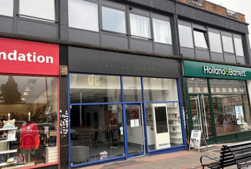 121 Shenley Rd, Borehamwood à louer - Photo de l’immeuble – Image 1 sur 1