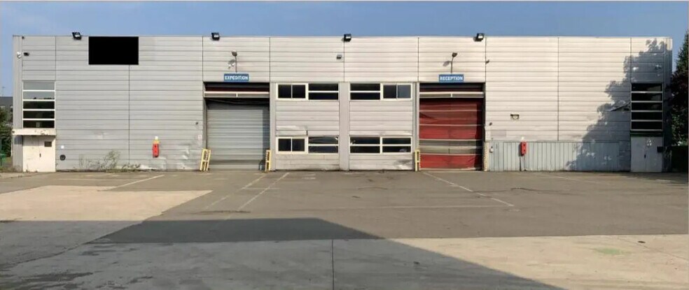 Industriel/Logistique dans Poissy à vendre - Photo de l’immeuble – Image 2 sur 17