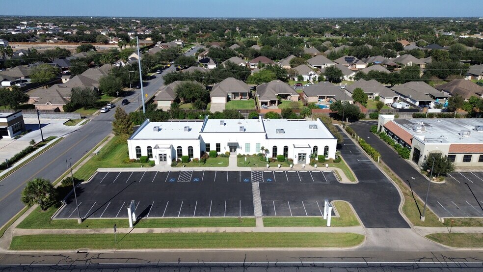 3220 Buddy Owens Ave, McAllen, TX à louer - Photo principale – Image 1 sur 19