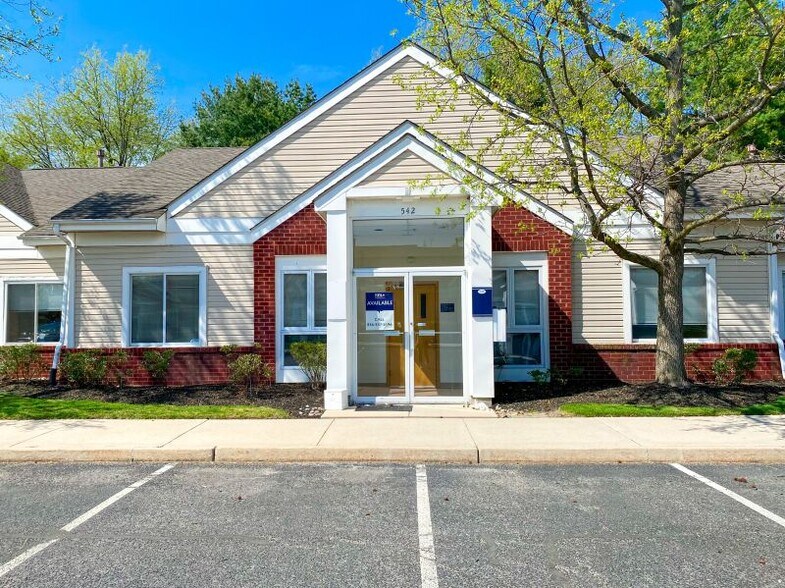 540 Lippincott Dr, Marlton, NJ à louer - Photo de l’immeuble – Image 3 sur 8