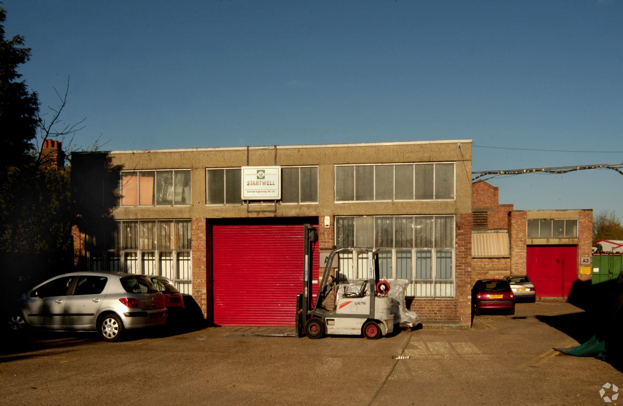 Rosslyn Cres, Harrow à louer Photo principale– Image 1 sur 25