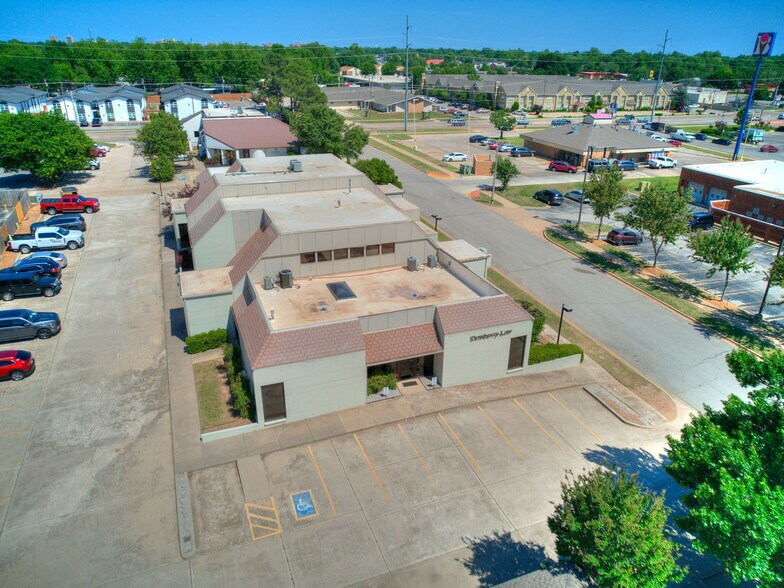 2425 Wilcox Dr, Norman, OK à vendre - Photo de l’immeuble – Image 3 sur 48