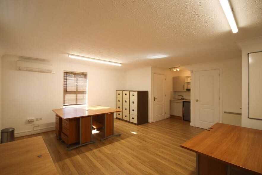 15 Colson Dr, Sittingbourne à louer - Photo de l’immeuble – Image 3 sur 18