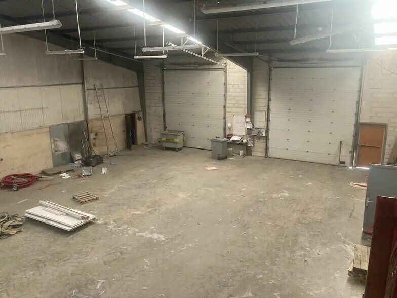 Local d'activités dans Saint-Baldoph à vendre - Photo de l’immeuble – Image 2 sur 3