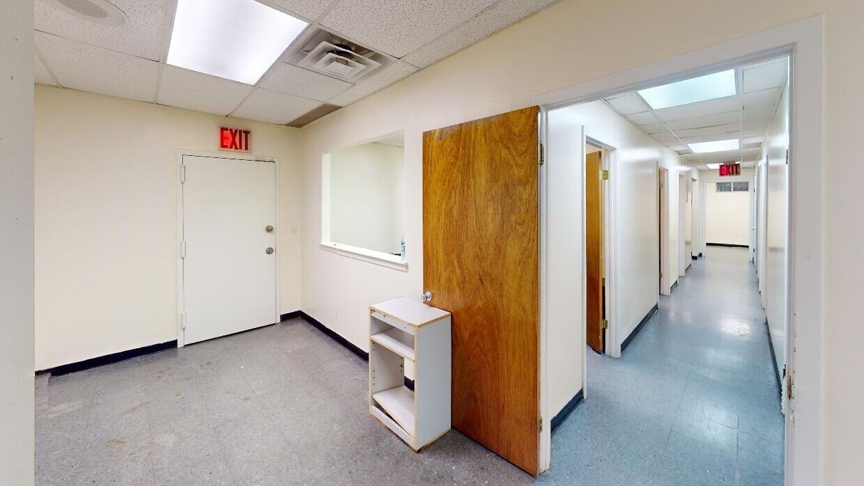 2323-2327 83rd St, Brooklyn, NY à louer Photo intérieure– Image 1 sur 5