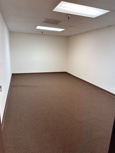 1308-1316 W 9th St, Upland, CA à louer - Photo de l’immeuble – Image 3 sur 20