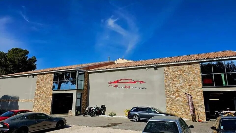 Local d'activités dans Signes à vendre - Photo de l’immeuble – Image 1 sur 22