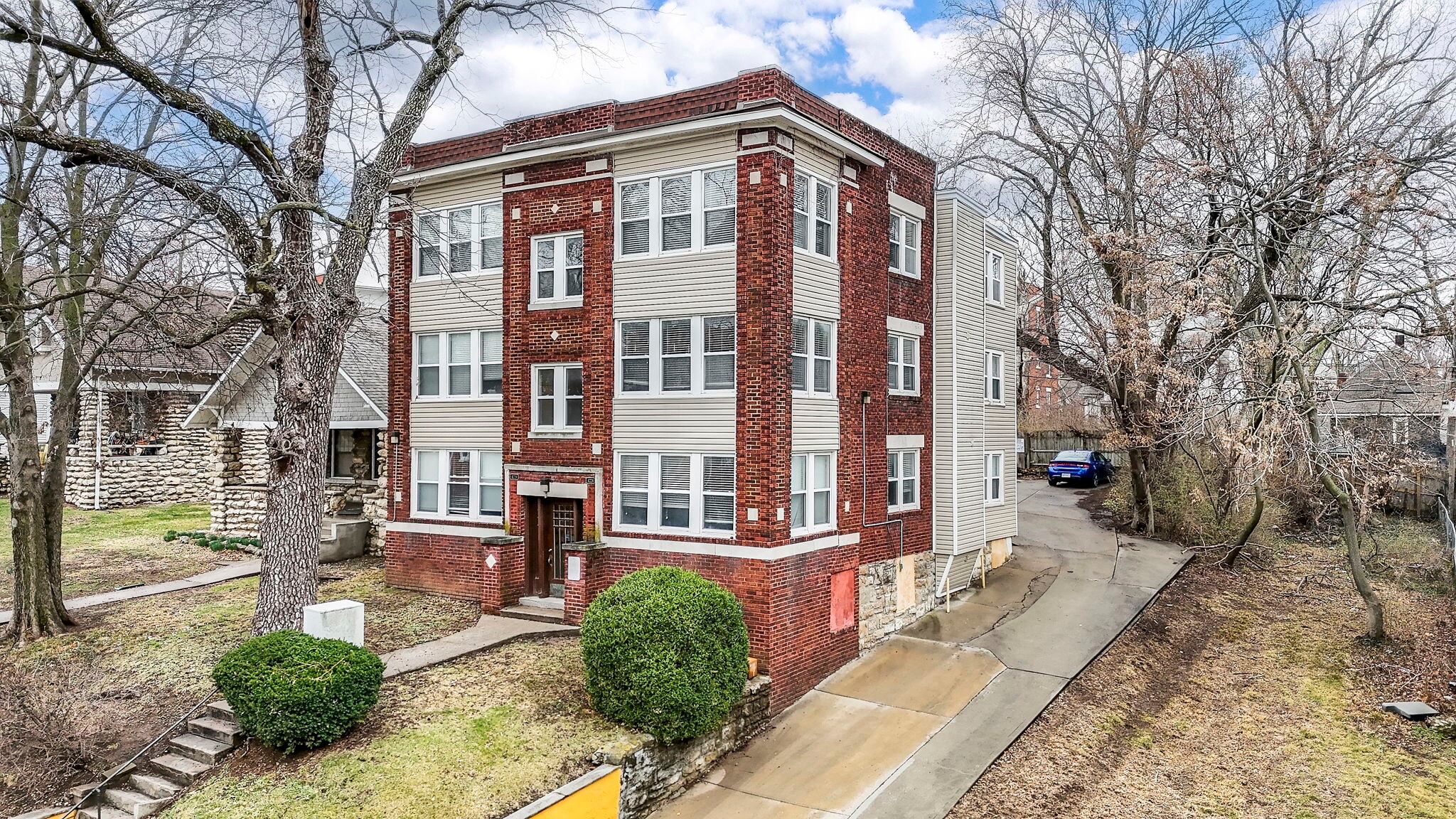 4226-4228 Locust St, Kansas City, MO à vendre Photo principale– Image 1 sur 35