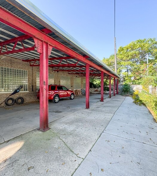 452 N Claremont Ave, Chicago, IL à louer - Photo de l’immeuble – Image 2 sur 11