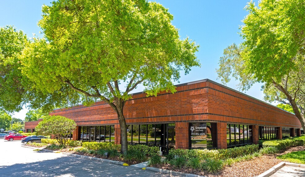 5421 Beaumont Center Blvd, Tampa, FL à louer - Photo de l’immeuble – Image 2 sur 11