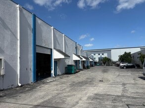 13280 NW 43rd Ave, Opa Locka, FL à louer Photo intérieure– Image 1 sur 9