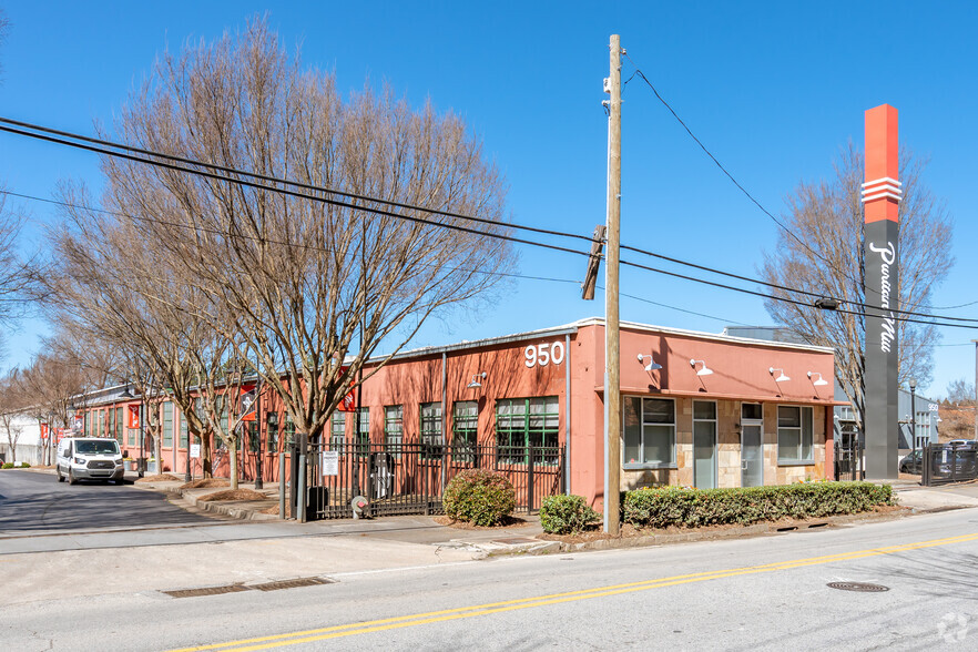 950 Joseph E Lowery Blvd NW, Atlanta, GA à louer - Photo de l’immeuble – Image 3 sur 16