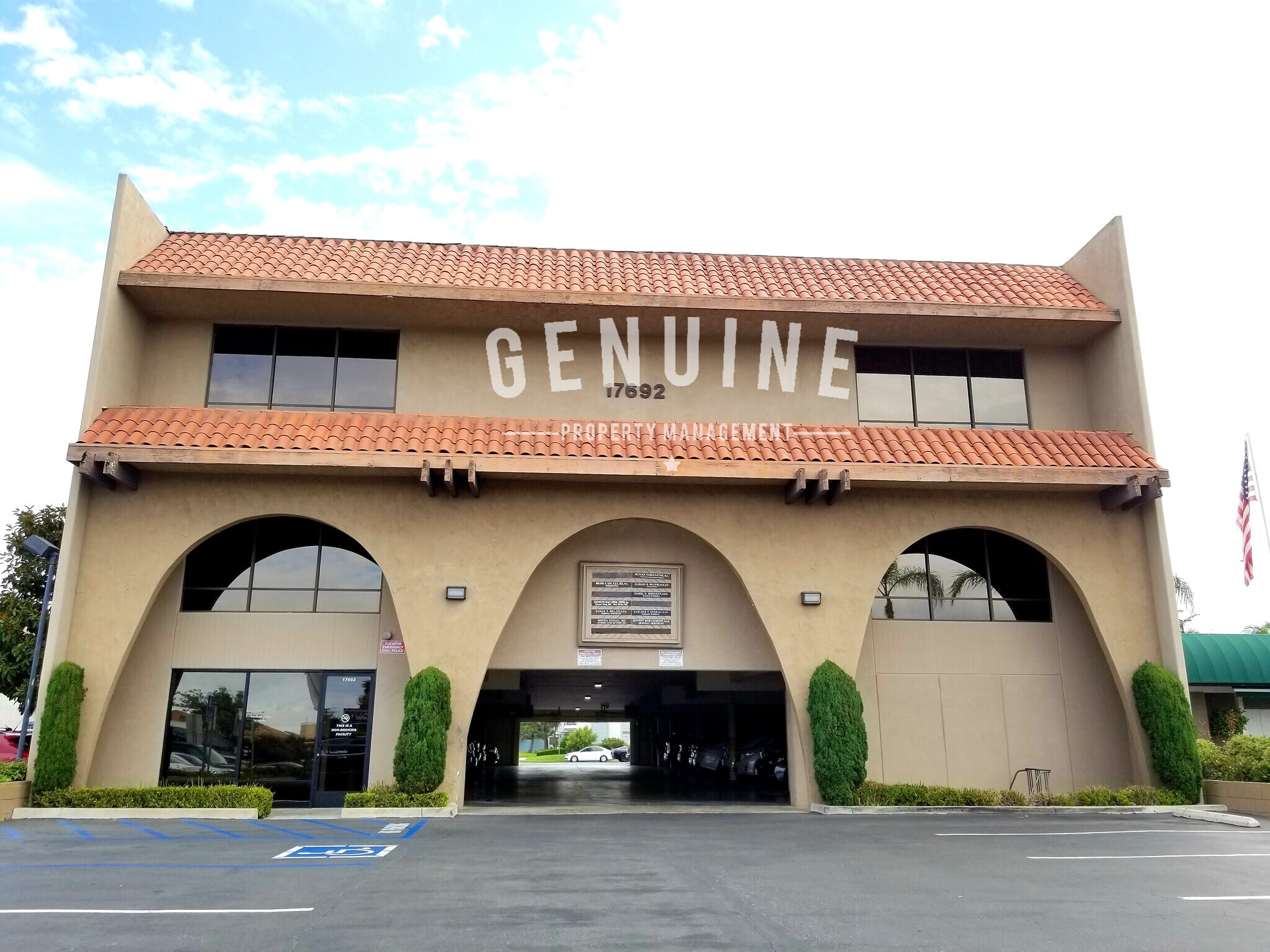 17692 Beach Blvd, Huntington Beach, CA à louer Photo de l’immeuble– Image 1 sur 5