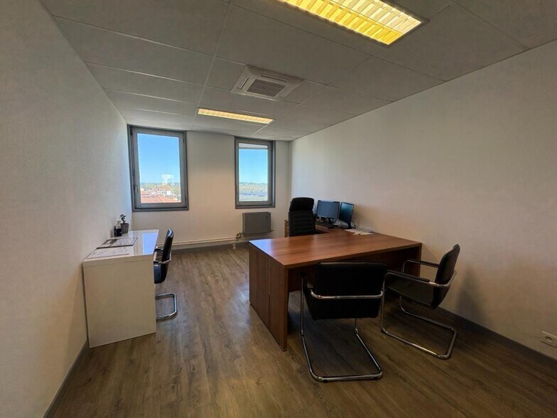 Bureau dans Roanne à vendre - Photo de l’immeuble – Image 3 sur 6