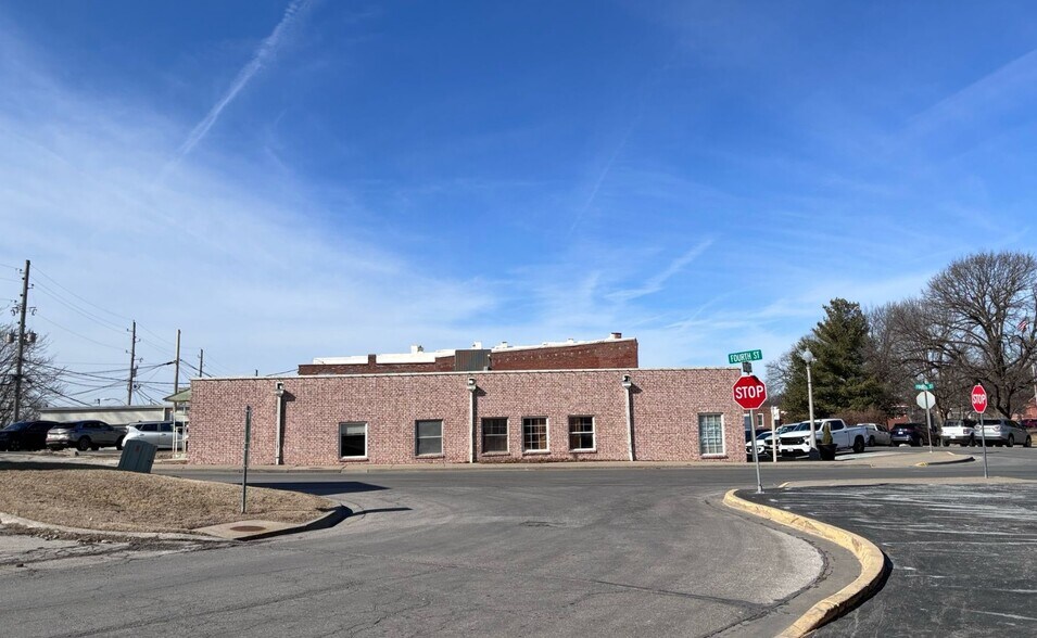 355 Main St, Platte City, MO à louer - Photo de l’immeuble – Image 2 sur 3