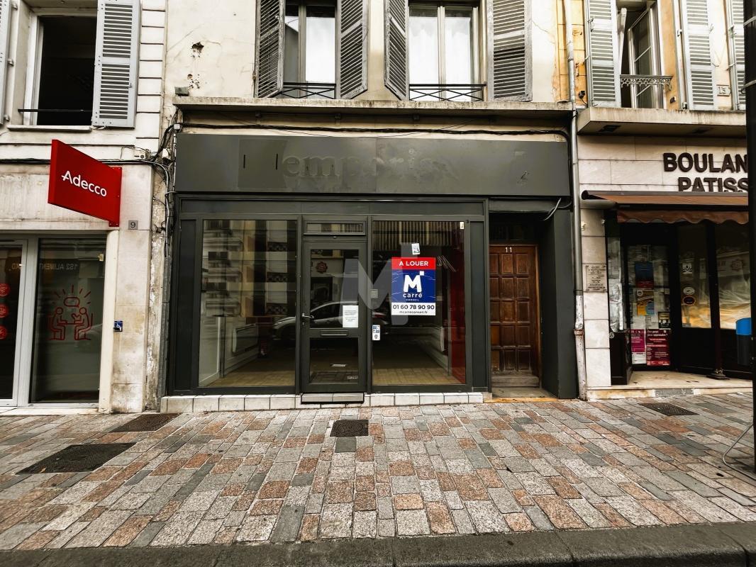 Local commercial dans Melun à louer Photo de l’immeuble– Image 1 sur 9