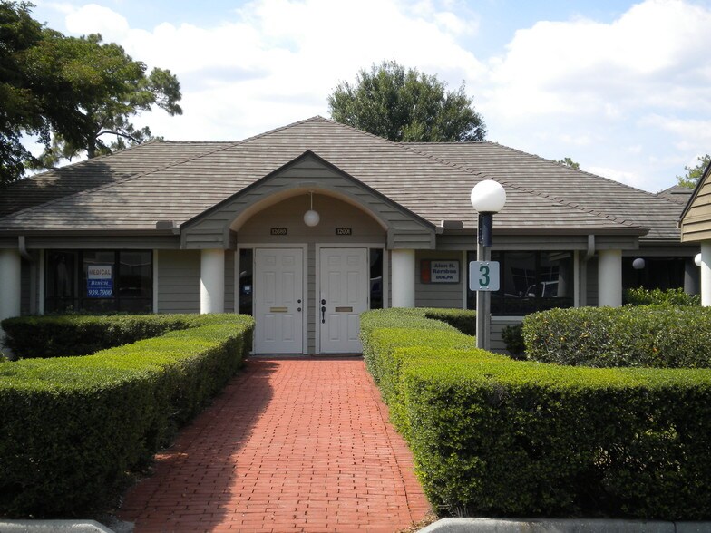 12689 New Brittany Blvd, Fort Myers, FL à vendre - Photo de l’immeuble – Image 3 sur 4