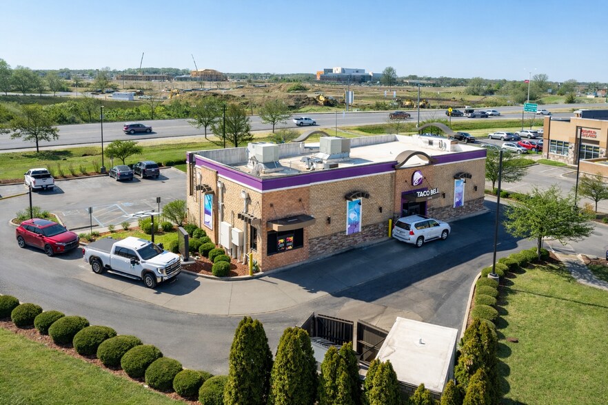13778 Olivia Way, Fishers, IN à vendre - Photo de l’immeuble – Image 2 sur 6