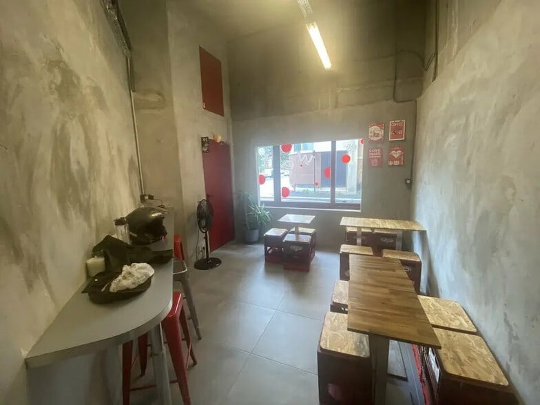 Local commercial dans Le Havre à louer - Photo intérieure – Image 2 sur 3