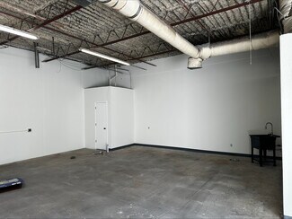 Plus de détails pour 4161-4215 S 33rd West Ave, Tulsa, OK - Local d'activités, Industriel/Logistique à louer