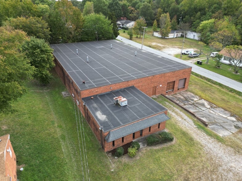 900 Baker Rd, High Point, NC à vendre - Photo de l’immeuble – Image 2 sur 16