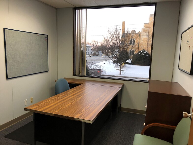 540 W Galena Blvd, Aurora, IL à louer - Photo intérieure – Image 3 sur 6