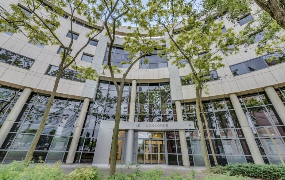 Bureau dans Rueil-Malmaison à louer - Photo de l’immeuble – Image 1 sur 38