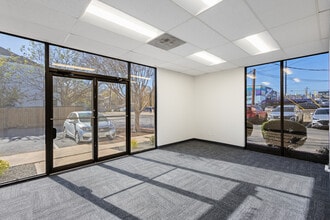 5555 N Lamar Blvd, Austin, TX à louer Photo intérieure– Image 2 sur 13