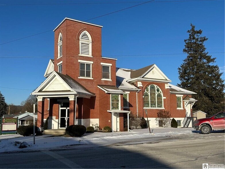 1 West Ave, Arkport, NY à vendre - Photo principale – Image 1 sur 33