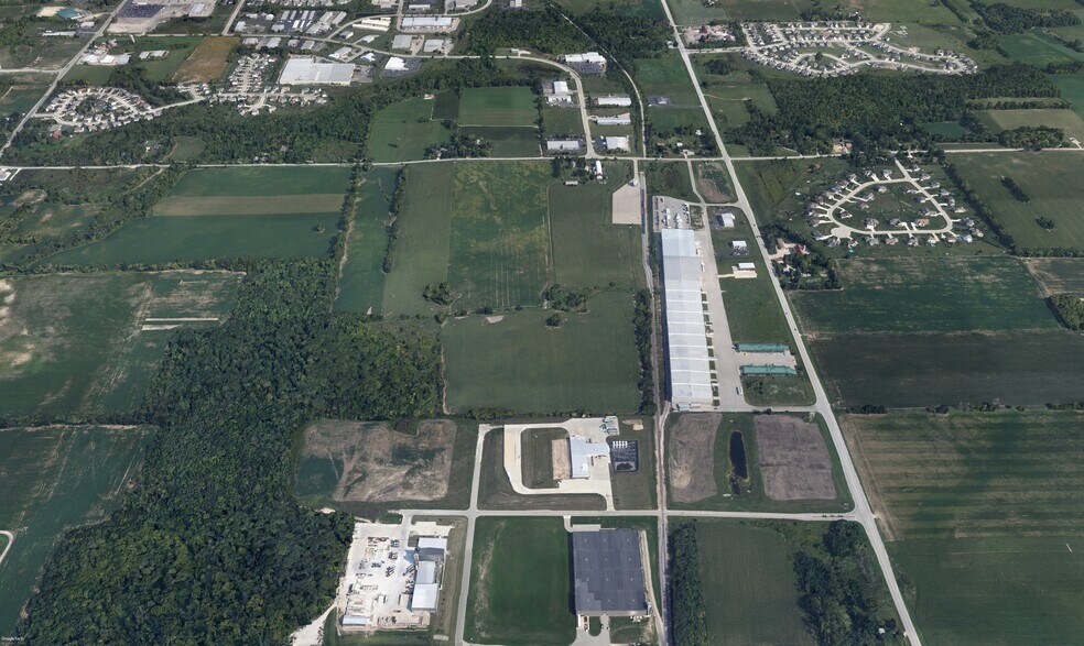 3014 E Progress Dr, West Bend, WI à vendre - Photo principale – Image 1 sur 8