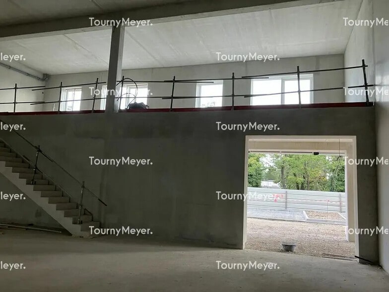 Local d’activités dans Bruges à louer - Photo de l’immeuble – Image 3 sur 7