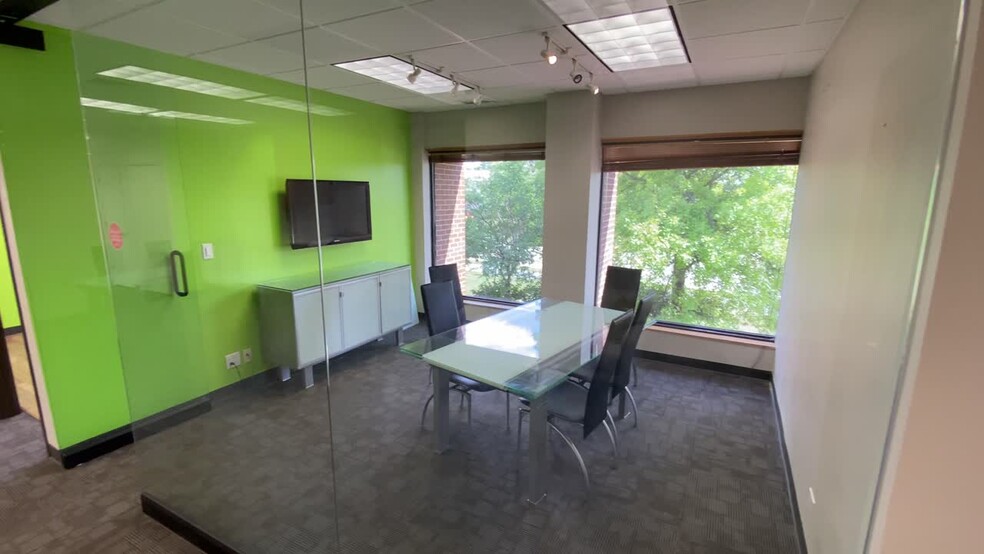 636 Remington Rd, Schaumburg, IL à louer - Vidéo sur l’annonce professionnelle – Image 2 sur 12