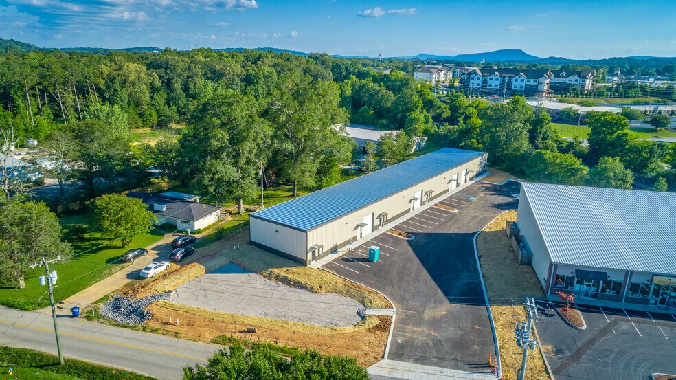 4740 Adams Rd, Hixson, TN à louer - Photo de l’immeuble – Image 1 sur 8