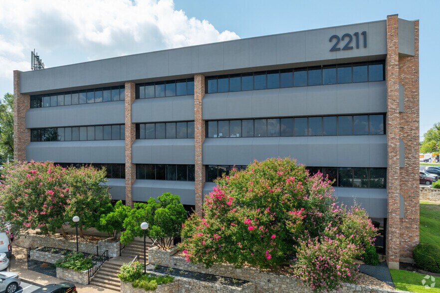 2211 IH-35 S, Austin, TX à louer - Photo de l’immeuble – Image 3 sur 25