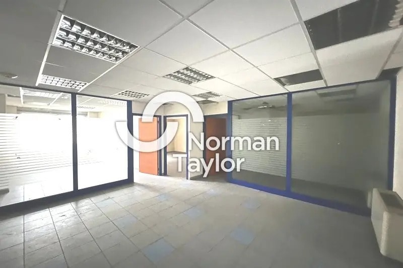 Local commercial dans Perpignan à louer Photo intérieure– Image 1 sur 8