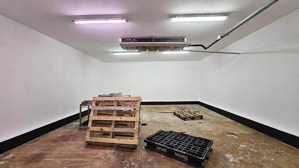 Local d’activités dans Le Plessis-Trévise à louer - Photo de l’immeuble – Image 3 sur 12