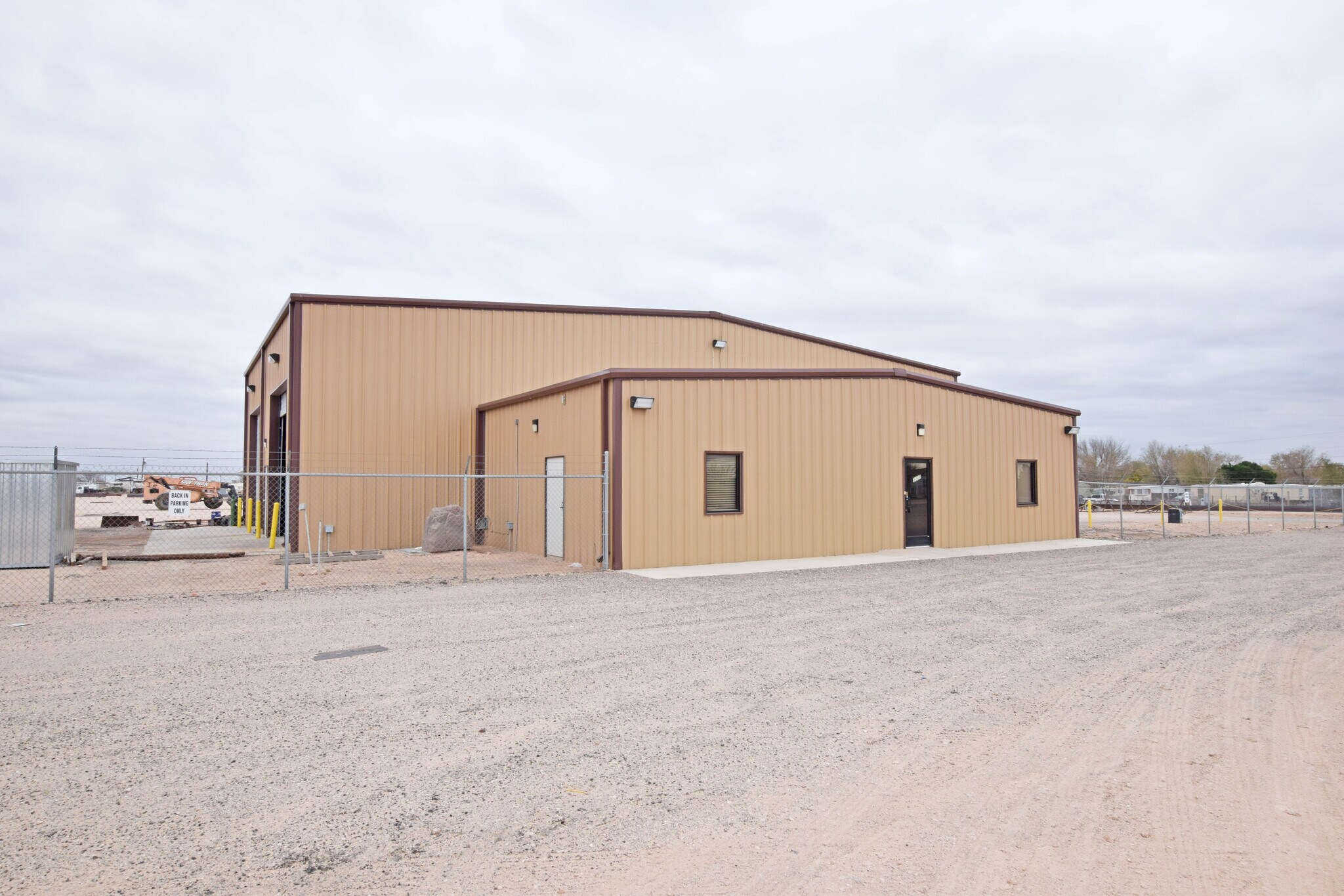 3307 S County Road 1200, Midland, TX à vendre Photo de l’immeuble– Image 1 sur 45
