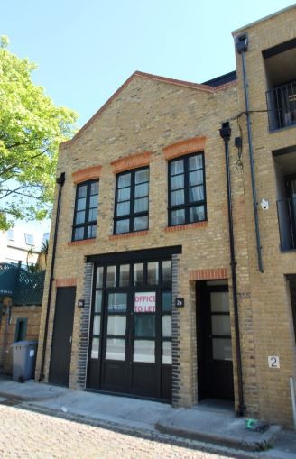 2 Worple Road Mews, Londres à vendre - Photo principale – Image 1 sur 1