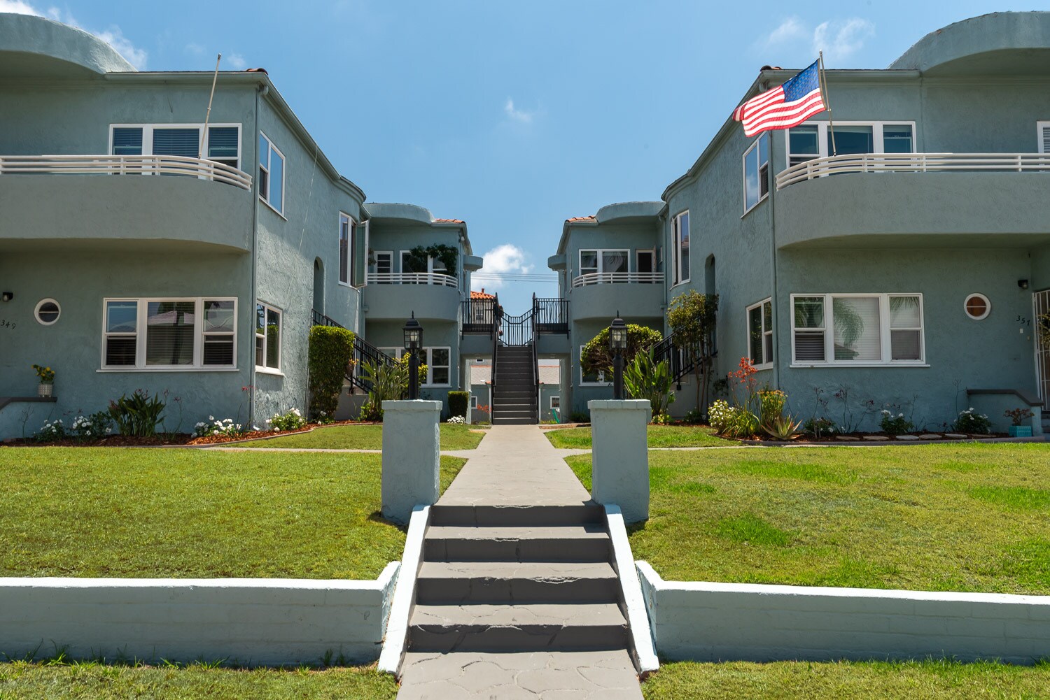 349-363 D Ave, Coronado, CA à vendre Photo principale– Image 1 sur 26