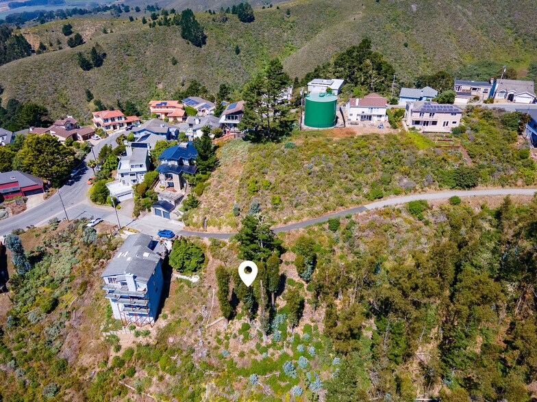 124 Dolphine ave, El Granada, CA à vendre - Photo de l’immeuble – Image 2 sur 11