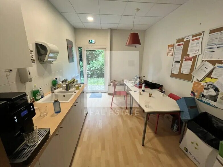 Bureau dans Domarin à vendre - Photo de l’immeuble – Image 3 sur 11