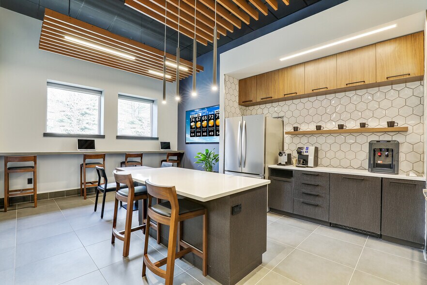 25 Pompton Ave, Verona, NJ à louer - Photo intérieure – Image 1 sur 6