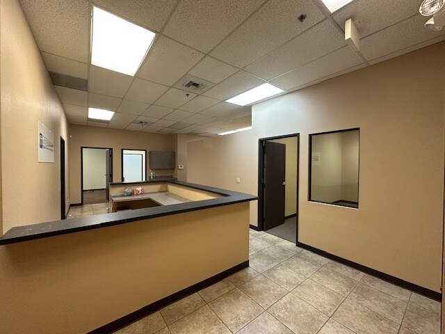13911 Park Ave, Victorville, CA à louer - Photo de l’immeuble – Image 3 sur 12