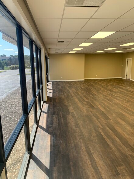 1602-1606 Merrill Dr, Little Rock, AR à louer - Photo de l’immeuble – Image 3 sur 6