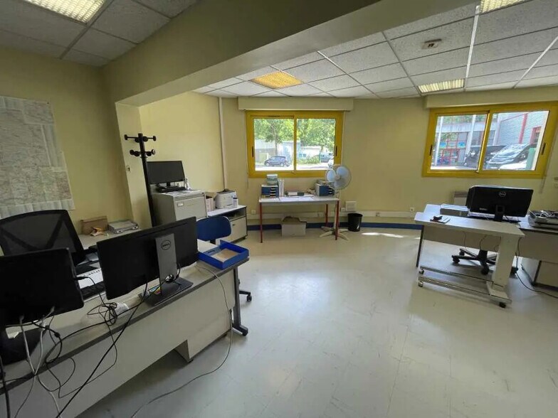 Bureau dans Rouen à louer - Photo de l’immeuble – Image 3 sur 10