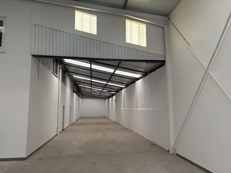 Bureau dans Sucy-en-Brie à louer - Photo intérieure – Image 2 sur 9